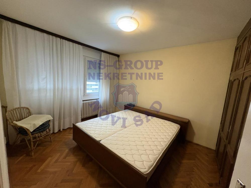 Slika 8 - Dvosoban stan na Bulevaru - 64m2 ! 