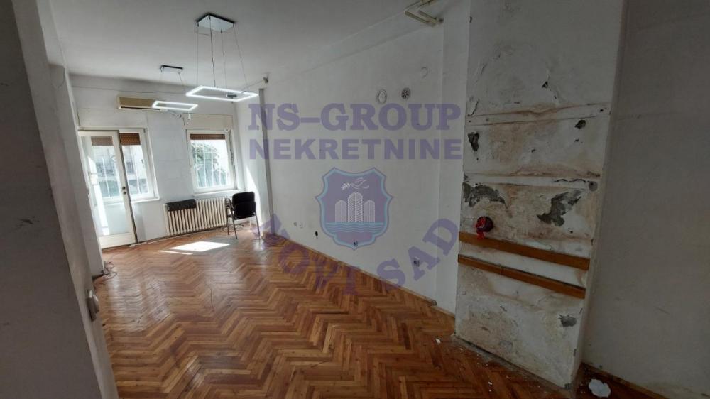 Slika 3 - Dvosoban stan na Bulevaru Oslobođenja!