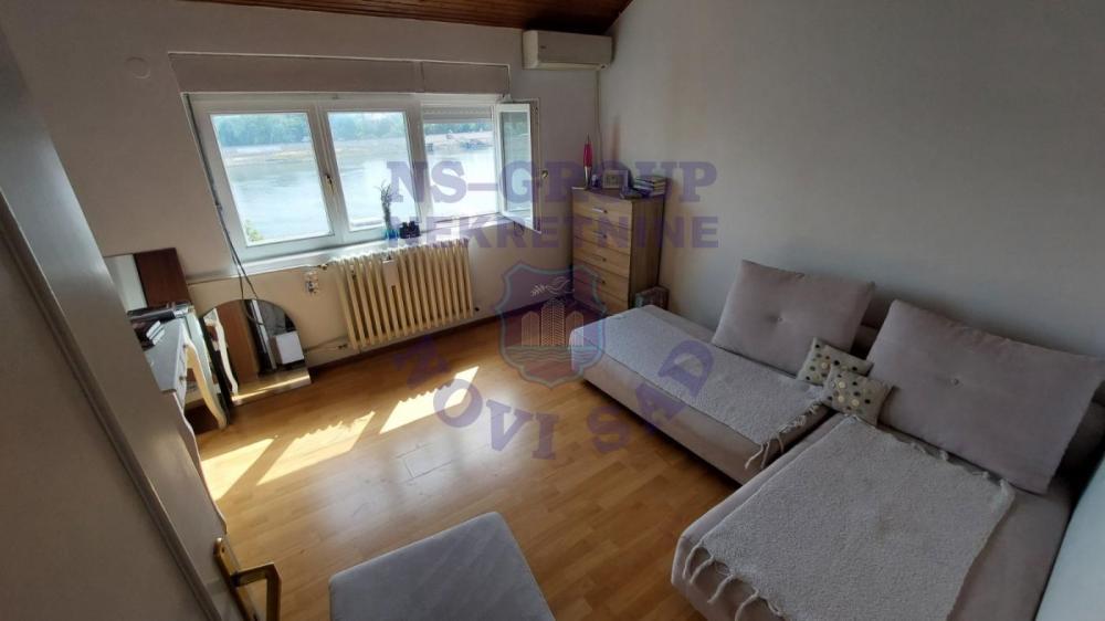 Glavna slika -Na prodaju jednoiposoban stan na izuzetno atraktivnoj lokaciji na Keju!