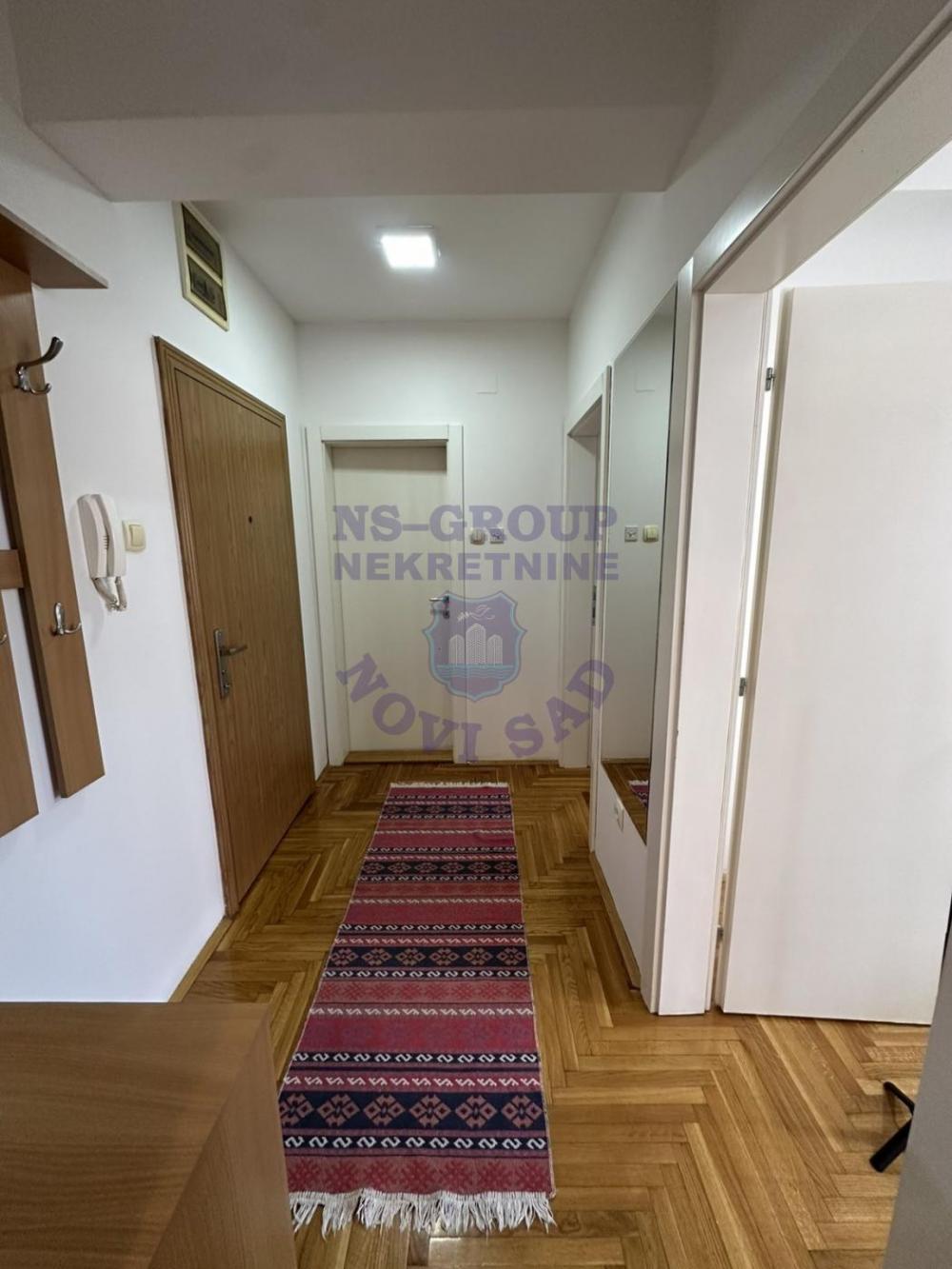 Slika 2 - Odlican dvosoban stan na Socijalnom!