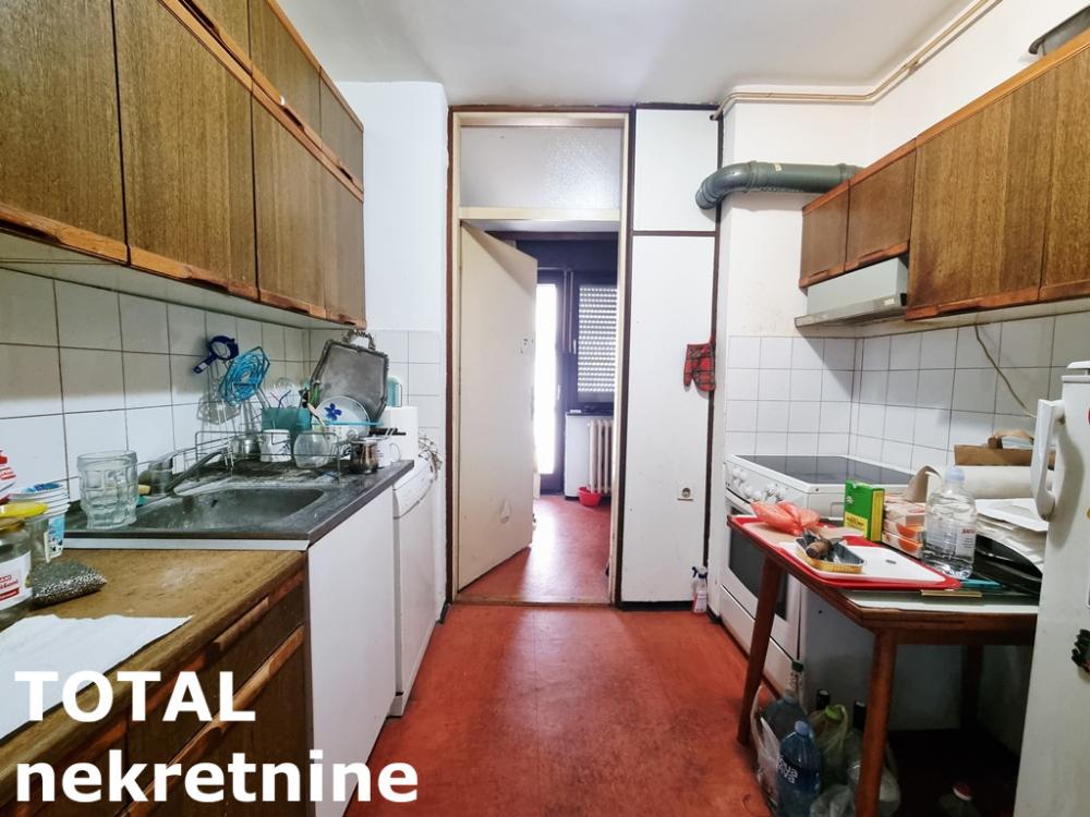 Slika 11 - Stan,PETROVARADIN,BLOK 8,kv: 77.00, € 140000, ID: 1099621