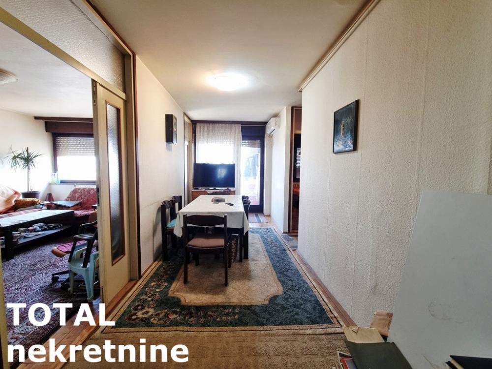 Slika 8 - Stan,PETROVARADIN,BLOK 8,kv: 77.00, € 140000, ID: 1099621