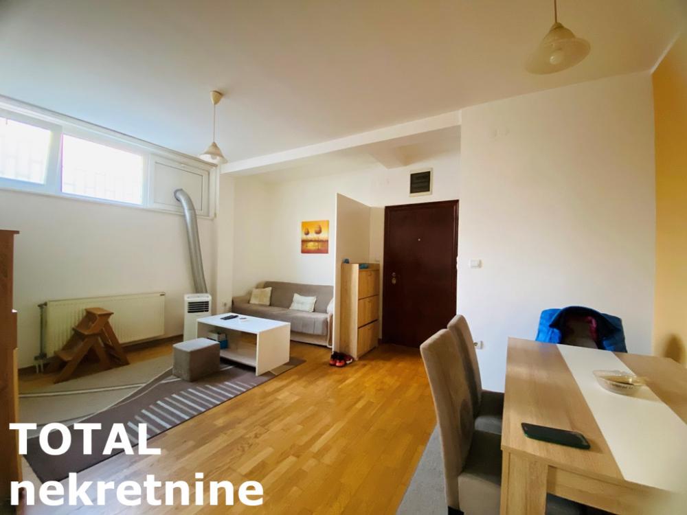 Slika 10 - Stan,NOVI SAD,GRBAVICA,kv: 36.00, € 93600, ID: 1103146