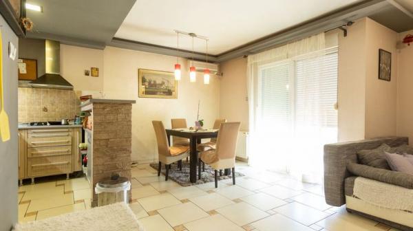 Slika 2 - Oaza porodičnog života: Stan na mirnoj lokaciji!  535311