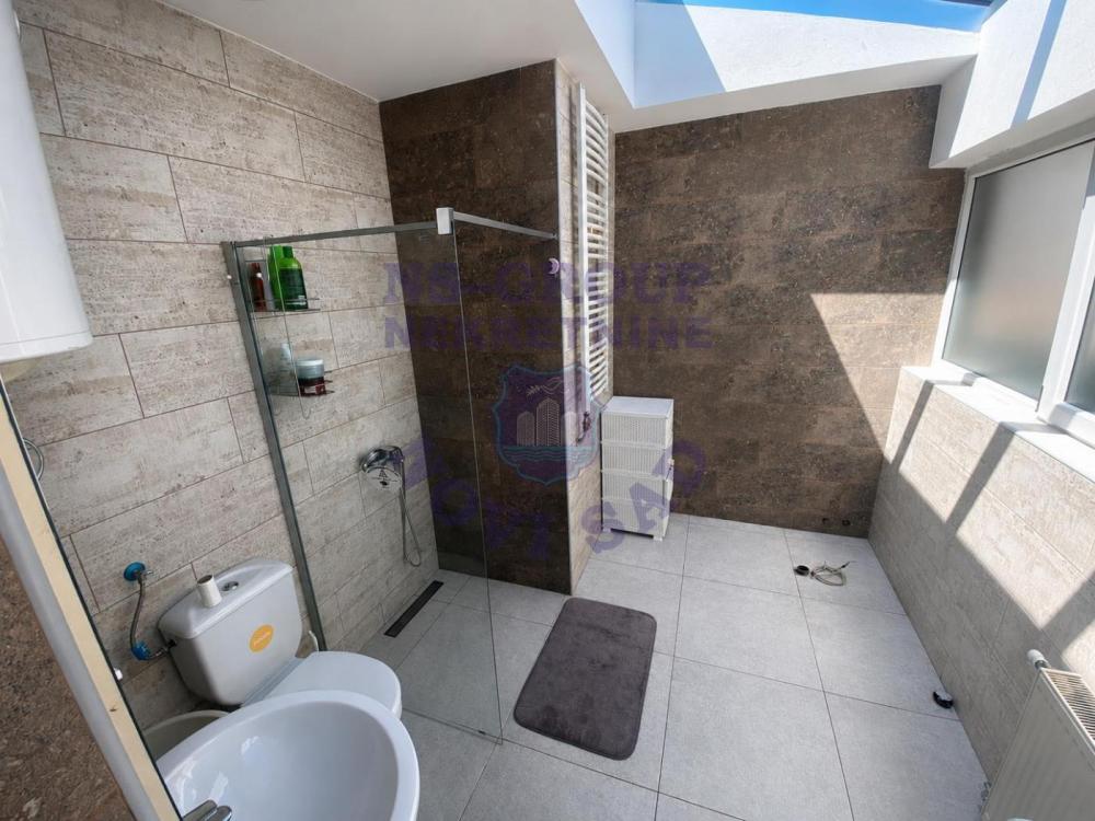Slika 6 - Dvoiposoban, 68m2, Salajka (Partizanska ulica) Novi Sad, sa terasom, ima lift
