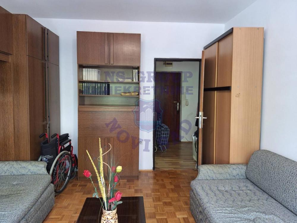 Slika 1 - Dvosoban, 64m2, Nova Detelinara Novi Sad, sa terasom, ima lift