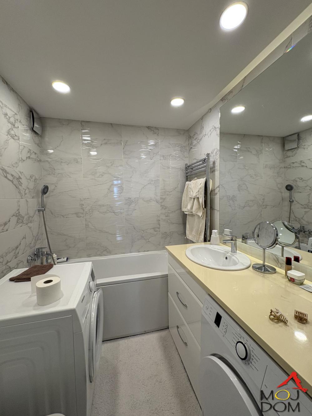 Slika 8 - Stan,NOVI SAD,LIMAN 4,kv: 64, € 185400, ID: 1032858