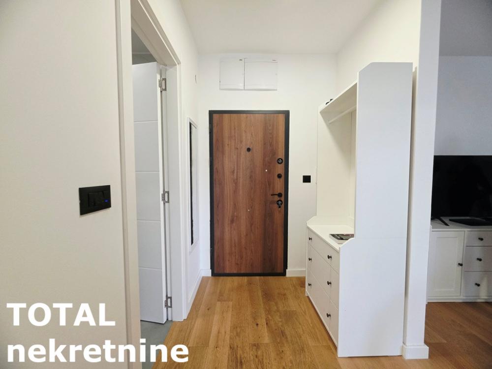 Slika 2 - Stan,NOVI SAD,BULEVAR PATRIJARHA PAVLA,kv: 38.00, € 120000, ID: 1102477