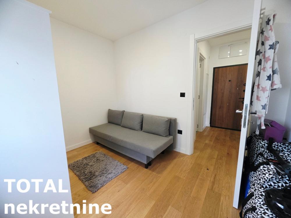 Slika 5 - Stan,NOVI SAD,BULEVAR PATRIJARHA PAVLA,kv: 38.00, € 120000, ID: 1102477