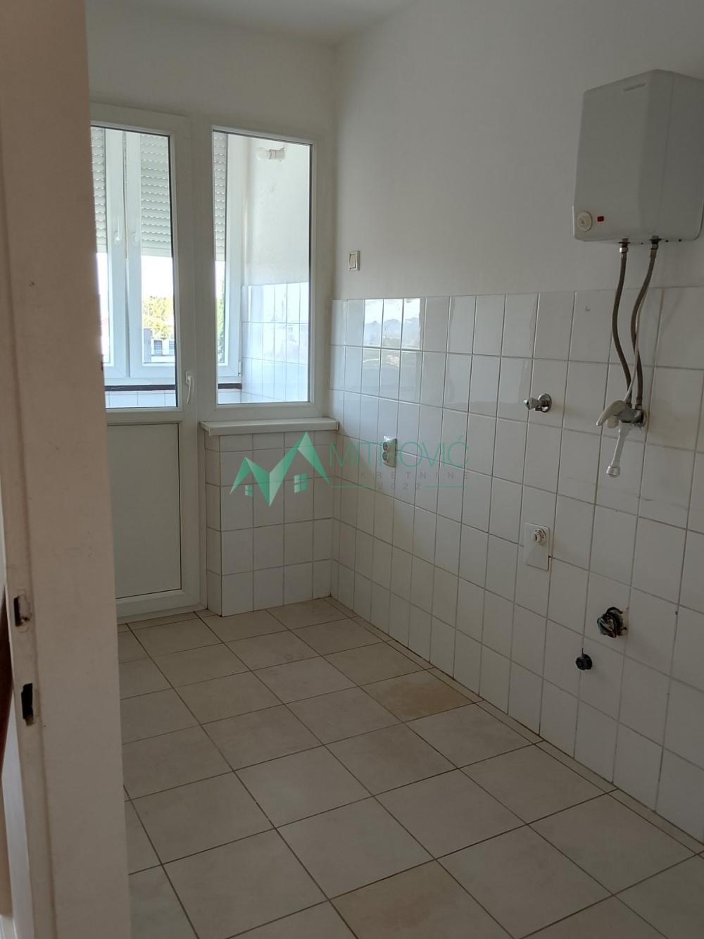 Slika 4 - Jednoiposoban stan na odličnoj lokaciji (Šifra: 1004696) 