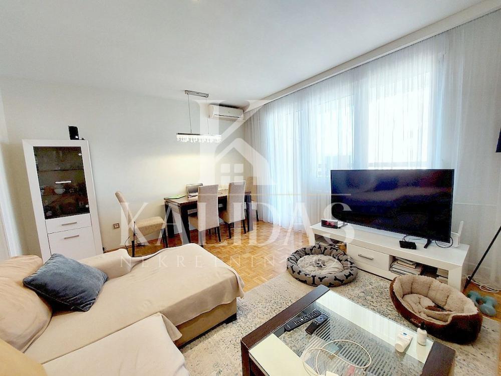 Glavna slika -Stan,NOVI SAD,LIMAN 4,kv: 64, € 185400, ID: 1009023