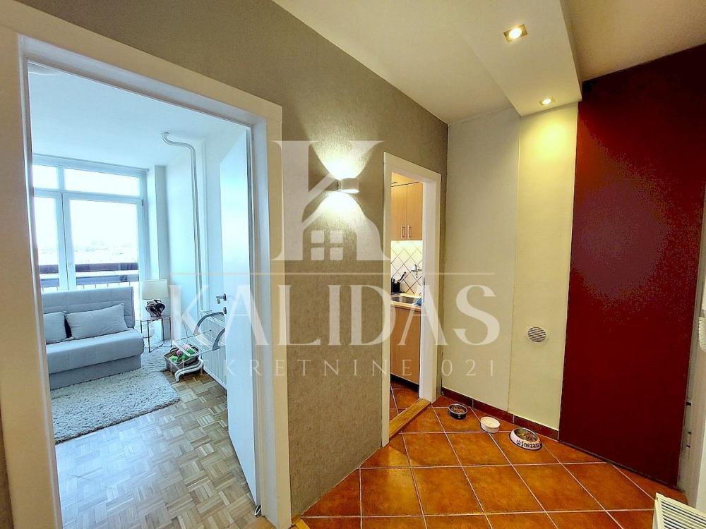 Slika 9 - Stan,NOVI SAD,LIMAN 4,kv: 64, € 185400, ID: 1009023
