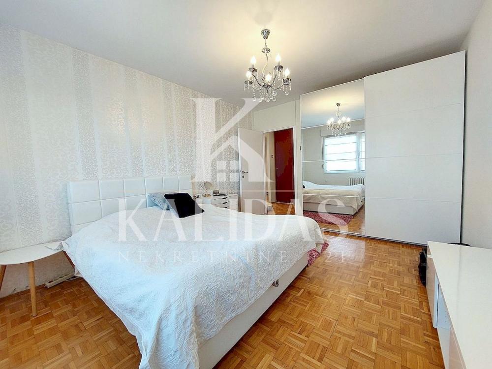 Slika 8 - Stan,NOVI SAD,LIMAN 4,kv: 64, € 185400, ID: 1009023