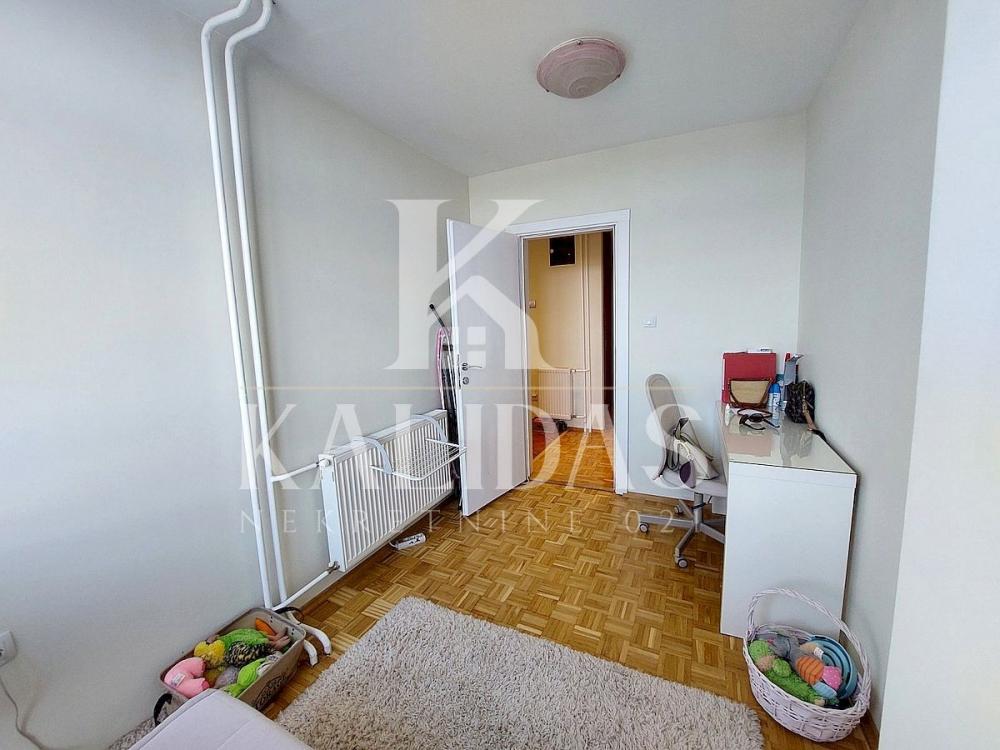 Slika 11 - Stan,NOVI SAD,LIMAN 4,kv: 64, € 185400, ID: 1009023