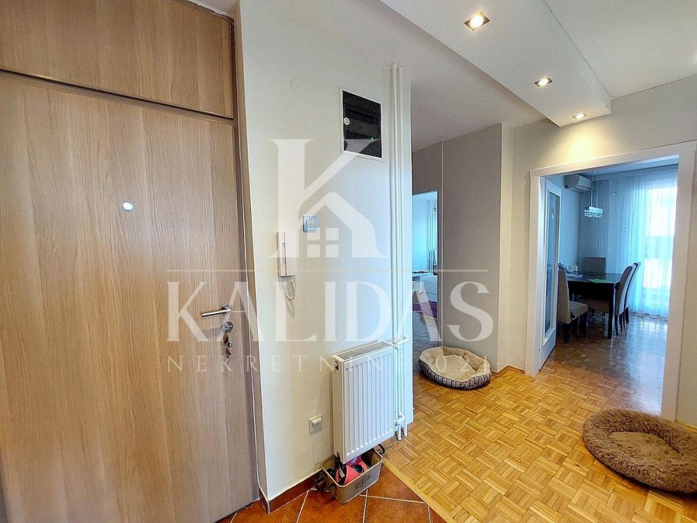 Slika 4 - Stan,NOVI SAD,LIMAN 4,kv: 64, € 185400, ID: 1009023