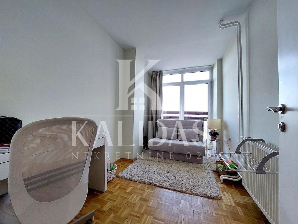 Slika 10 - Stan,NOVI SAD,LIMAN 4,kv: 64, € 185400, ID: 1009023