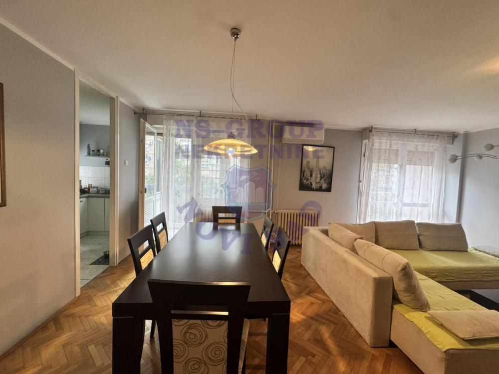 Slika 2 - Trosoban, 76m2, Liman 3 Novi Sad, sa terasom, ima lift