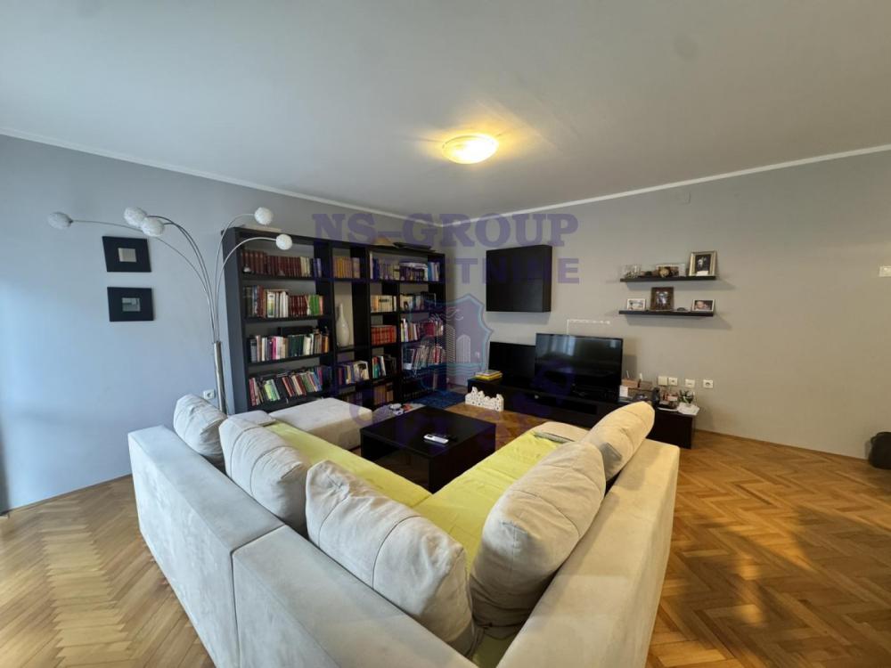 Slika 4 - Trosoban, 76m2, Liman 3 Novi Sad, sa terasom, ima lift