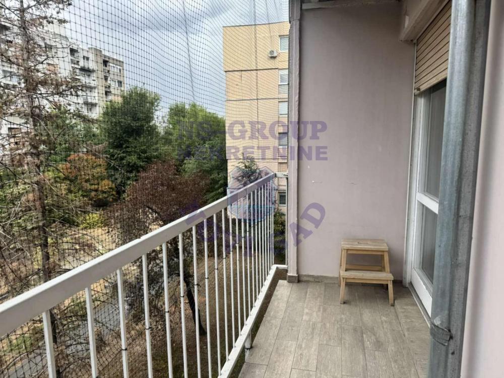 Slika 5 - Trosoban, 76m2, Liman 3 Novi Sad, sa terasom, ima lift
