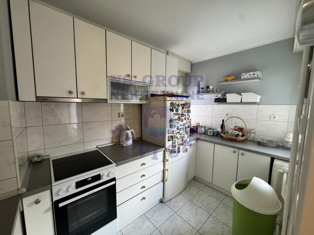 Slika 7 - Trosoban, 76m2, Liman 3 Novi Sad, sa terasom, ima lift