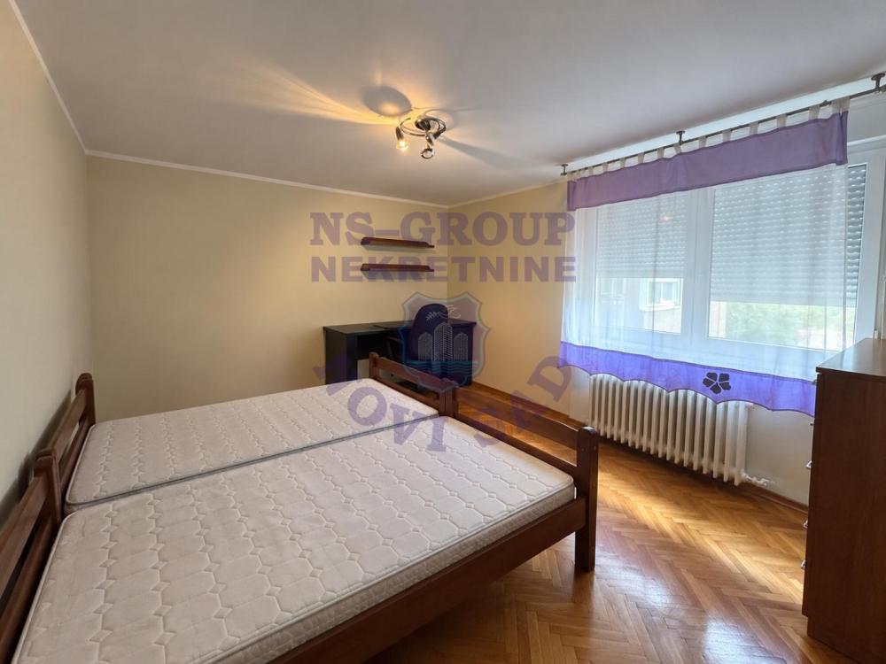 Slika 8 - Trosoban, 76m2, Liman 3 Novi Sad, sa terasom, ima lift