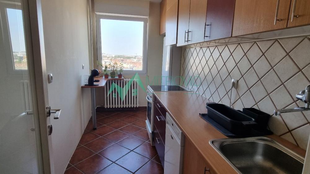 Slika 3 - Liman 4 – Renoviran dvoiposoban stan, dvostrano orijentisan (ID: 1004737) 