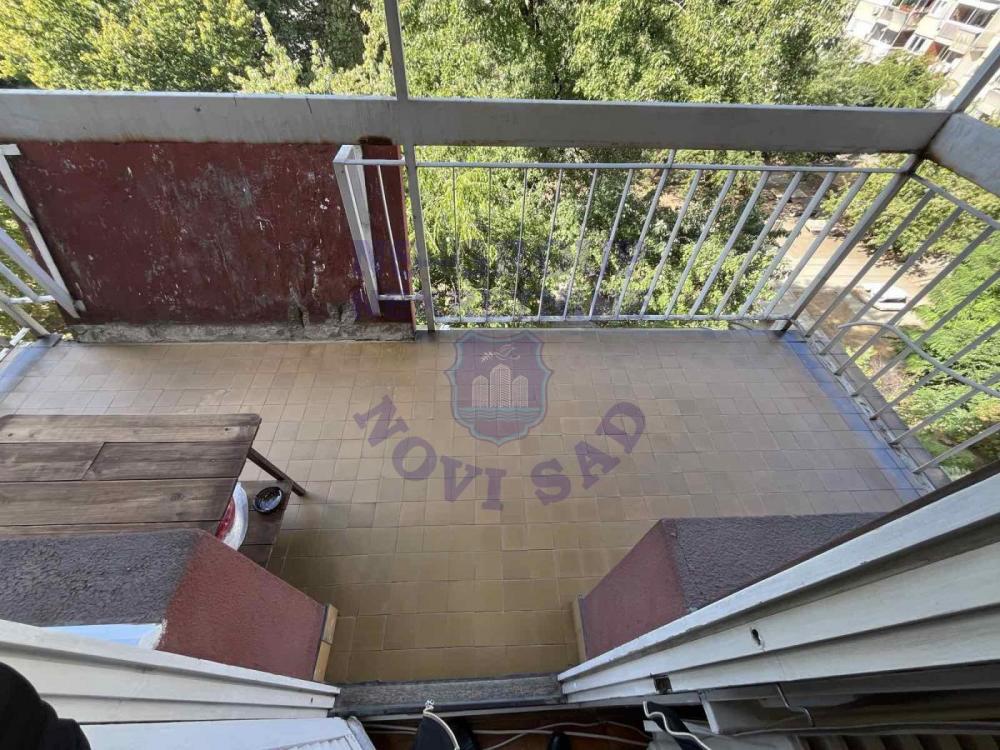 Slika 7 - Prodaje se trosoban stan na Limanu 3,funkcionalan i komforan!