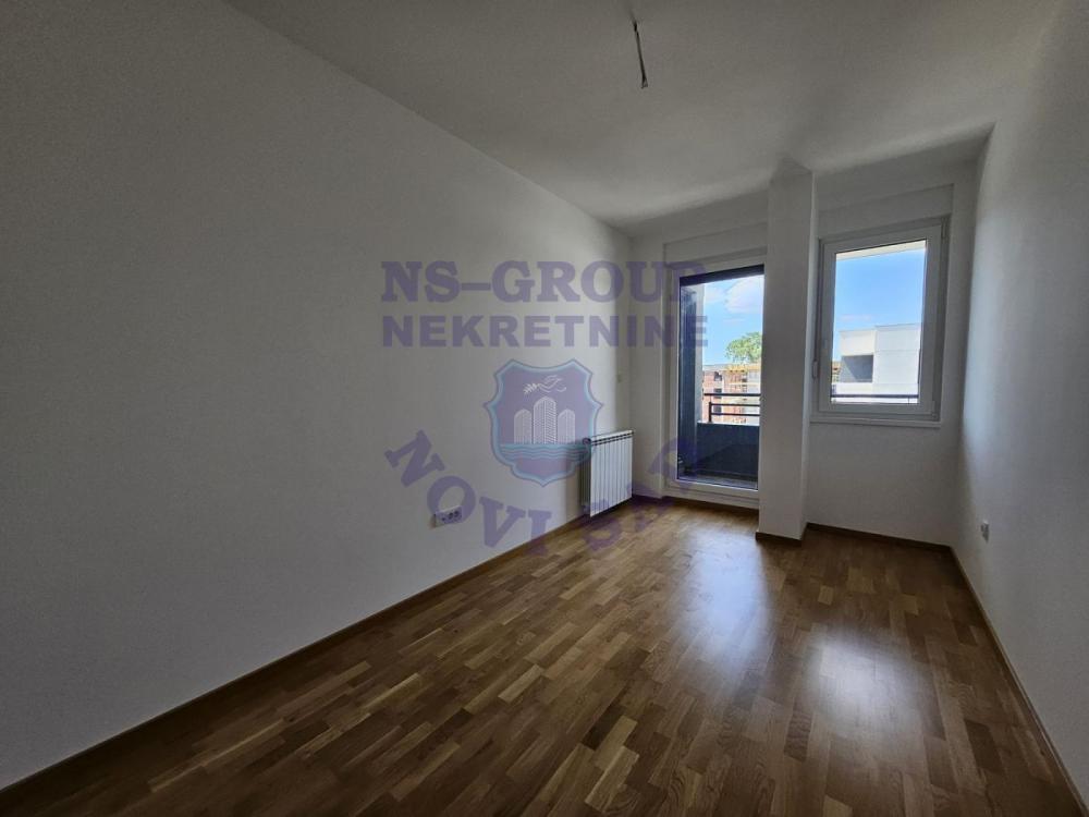 Slika 3 - VRH! Četvorosoban sa 100m2 krovne terase - 2 garažna mesta u ceni