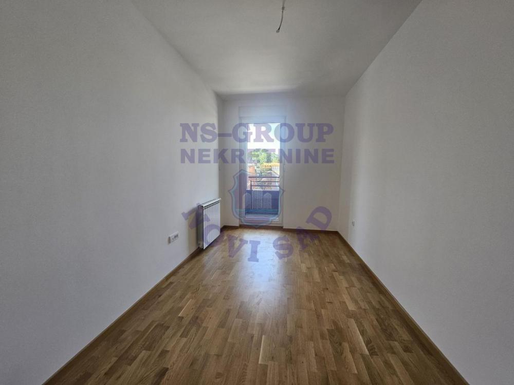 Slika 5 - VRH! Četvorosoban sa 100m2 krovne terase - 2 garažna mesta u ceni