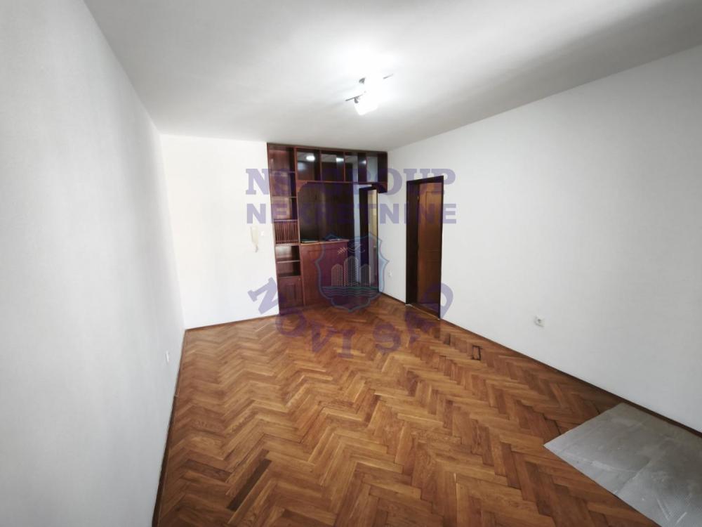 Slika 1 - Dvosoban stan u centru grada! 578741