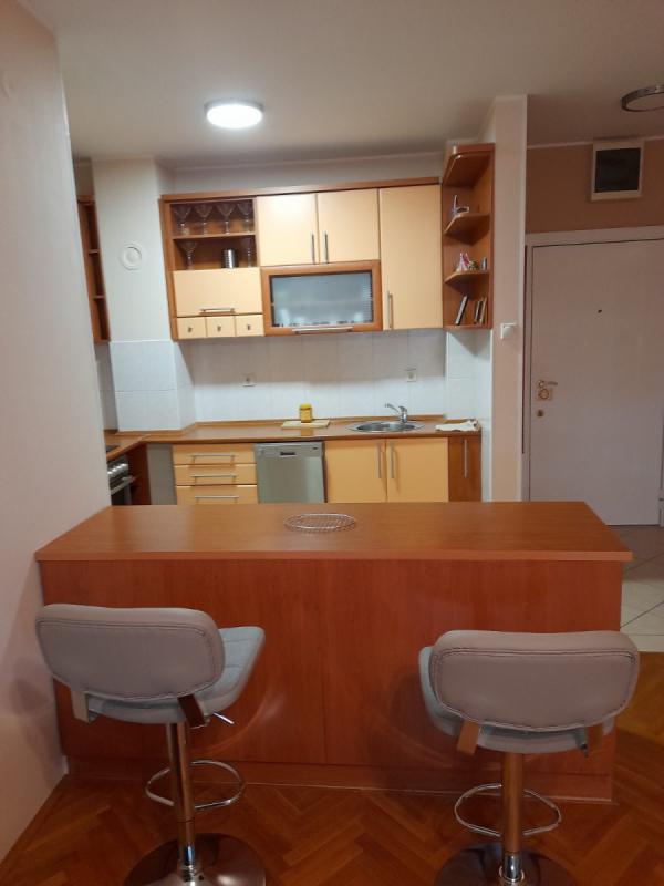 Slika 1 - Stan,NOVI SAD,GRBAVICA,kv: 43.00, € 144200, ID: 1059646