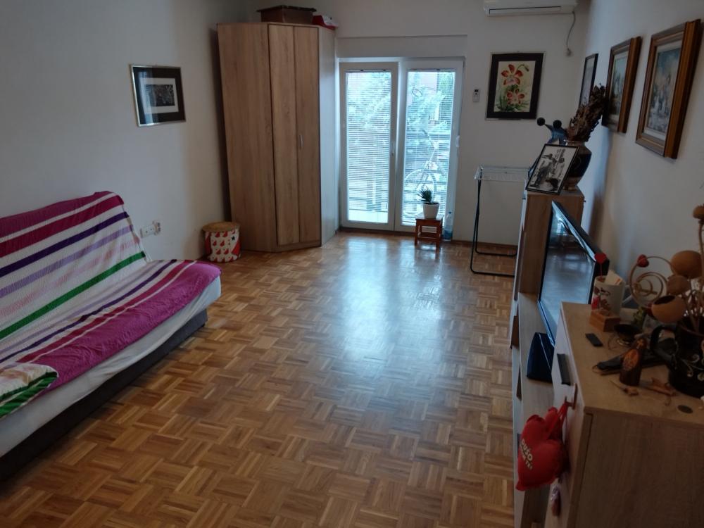 Slika 3 - Stan,NOVI SAD,ADICE,kv: 34.00, € 78500, ID: 1059776