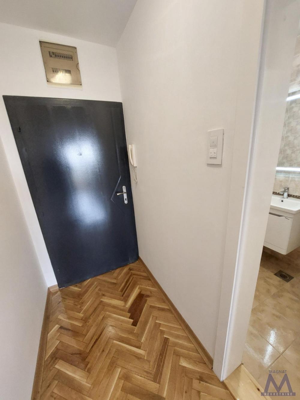 Slika 6 - Stan,NOVI SAD,CENTAR,kv: 43, € 154500, ID: 1019448