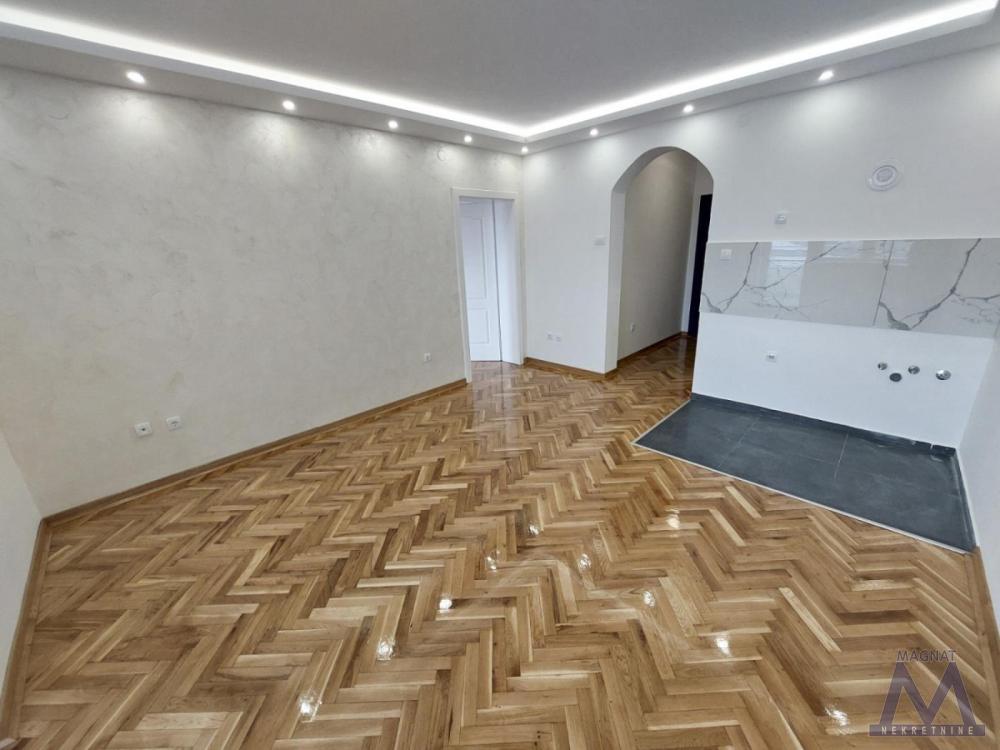 Slika 2 - Stan,NOVI SAD,CENTAR,kv: 43, € 154500, ID: 1019448