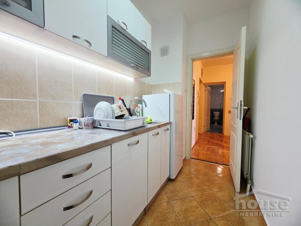 Slika 3 - Stan,NOVI SAD,BULEVAR EVROPE,kv: 47.00, € 145000, ID: 1066324