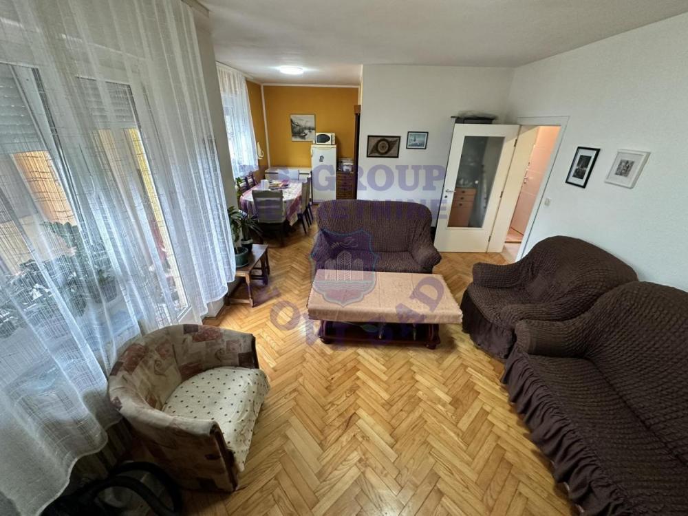 Slika 4 - Trosoban, 78m2, Bulevar oslobođenja Novi Sad, sa terasom