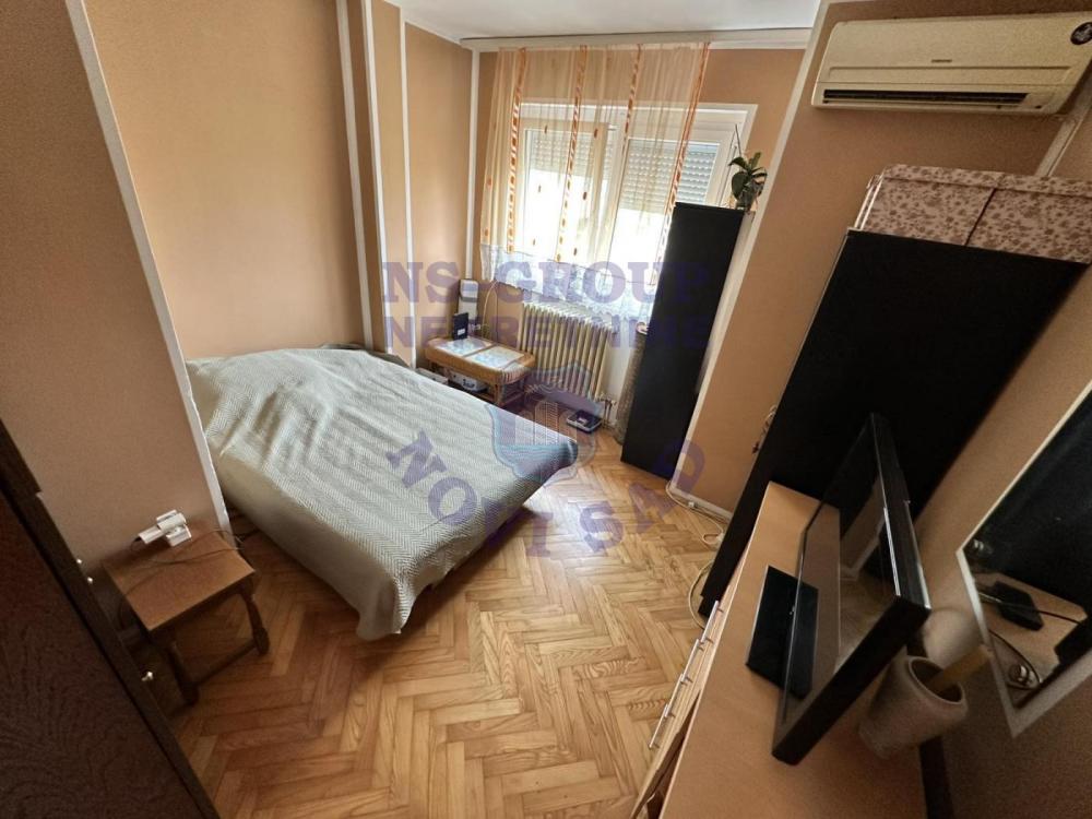Slika 6 - Trosoban, 78m2, Bulevar oslobođenja Novi Sad, sa terasom