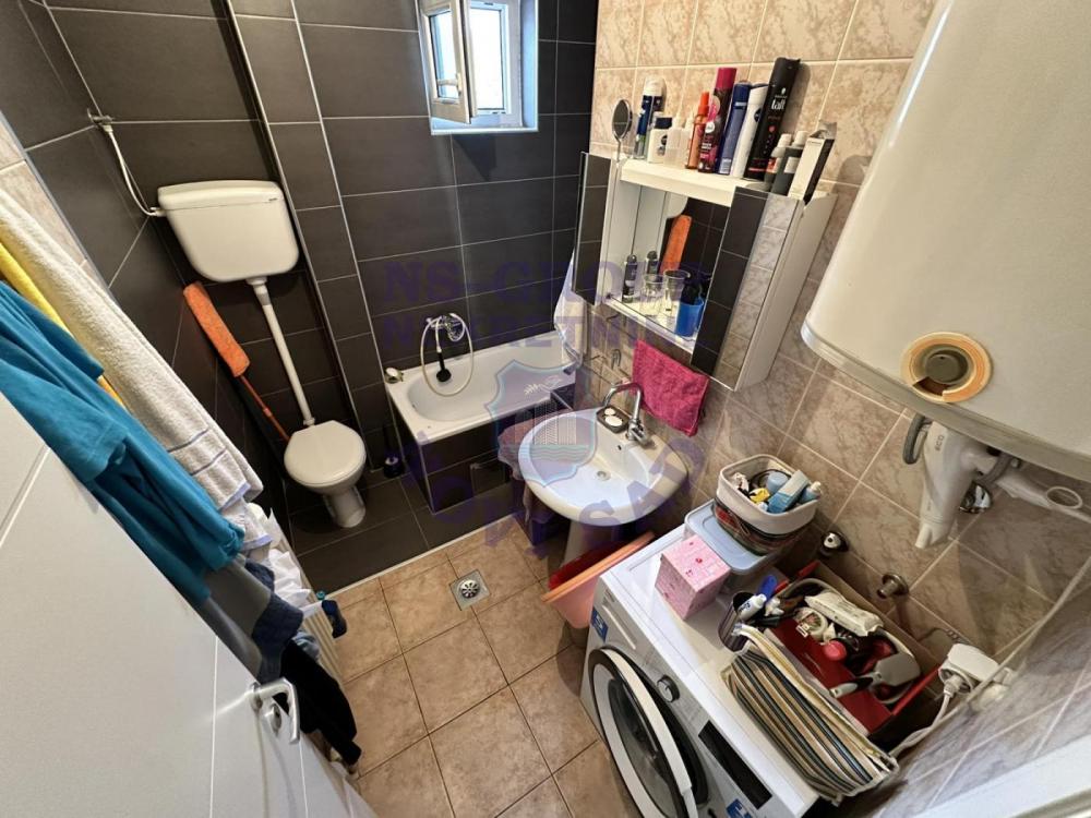 Slika 8 - Trosoban, 78m2, Bulevar oslobođenja Novi Sad, sa terasom