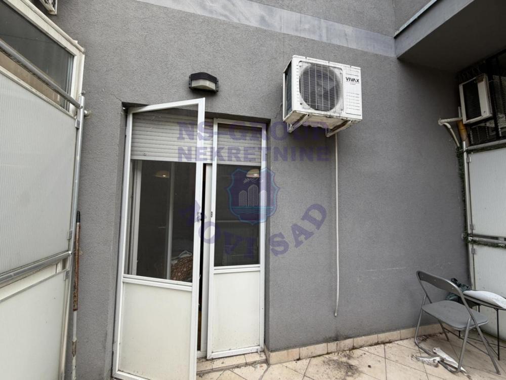 Slika 8 - Garsonjera na Limanu 3 u LUX zgradi 