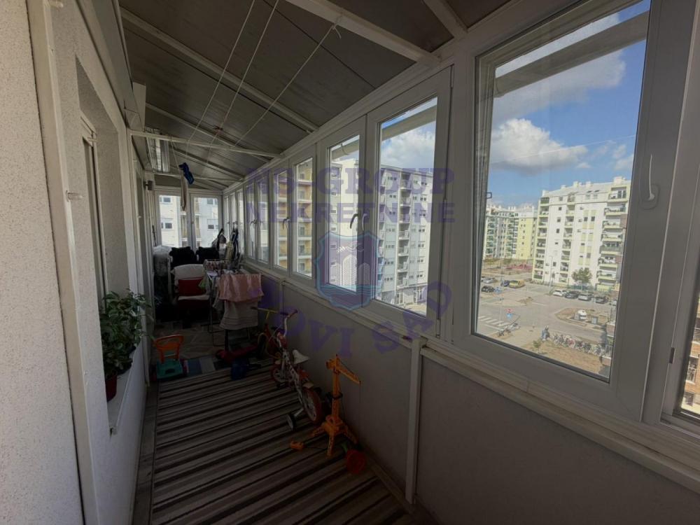 Slika 10 - Trosoban, 67m2, Jugovićevo Novi Sad, sa terasom, ima lift