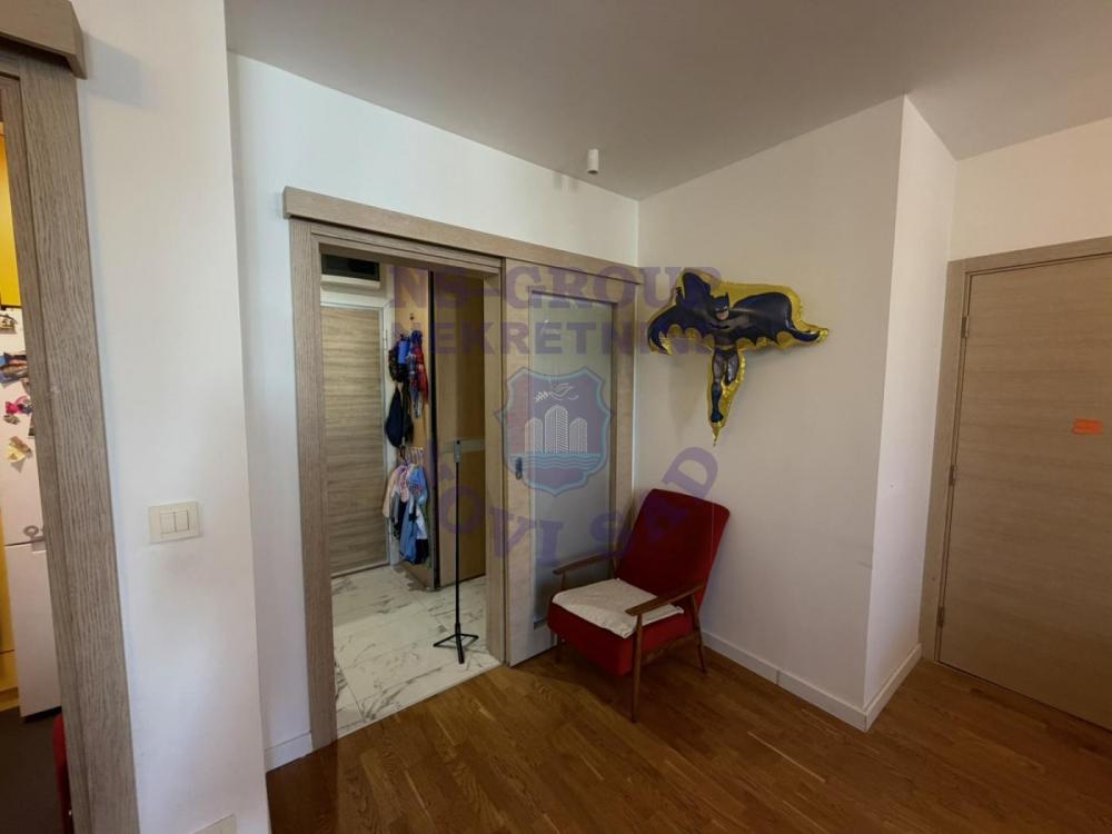 Slika 2 - Trosoban, 67m2, Jugovićevo Novi Sad, sa terasom, ima lift
