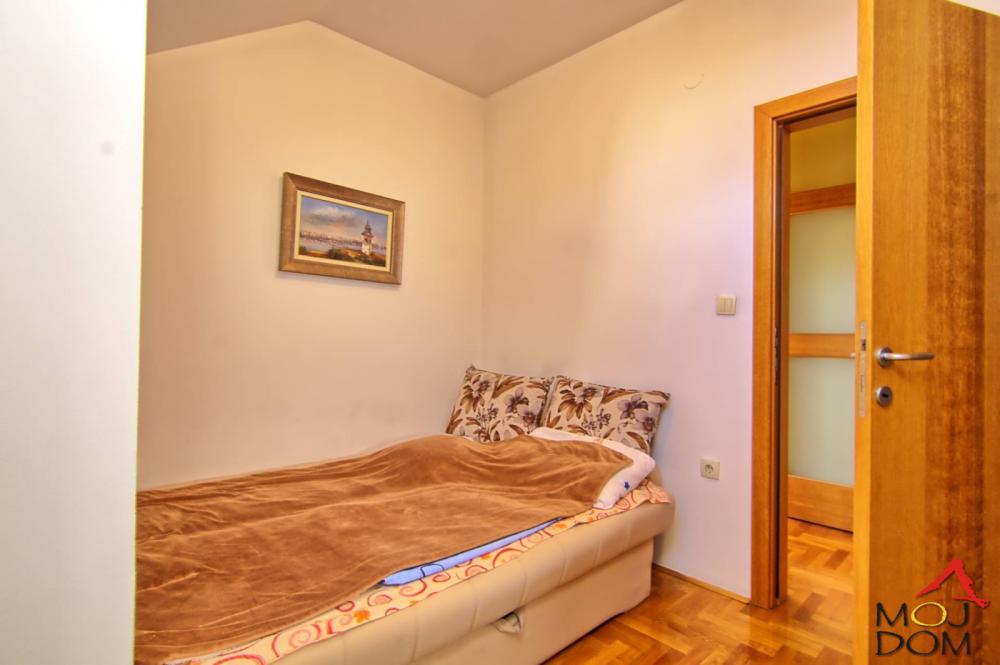 Slika 8 - Stan,NOVI SAD,BULEVAR,kv: 72, € 195700, ID: 1032872