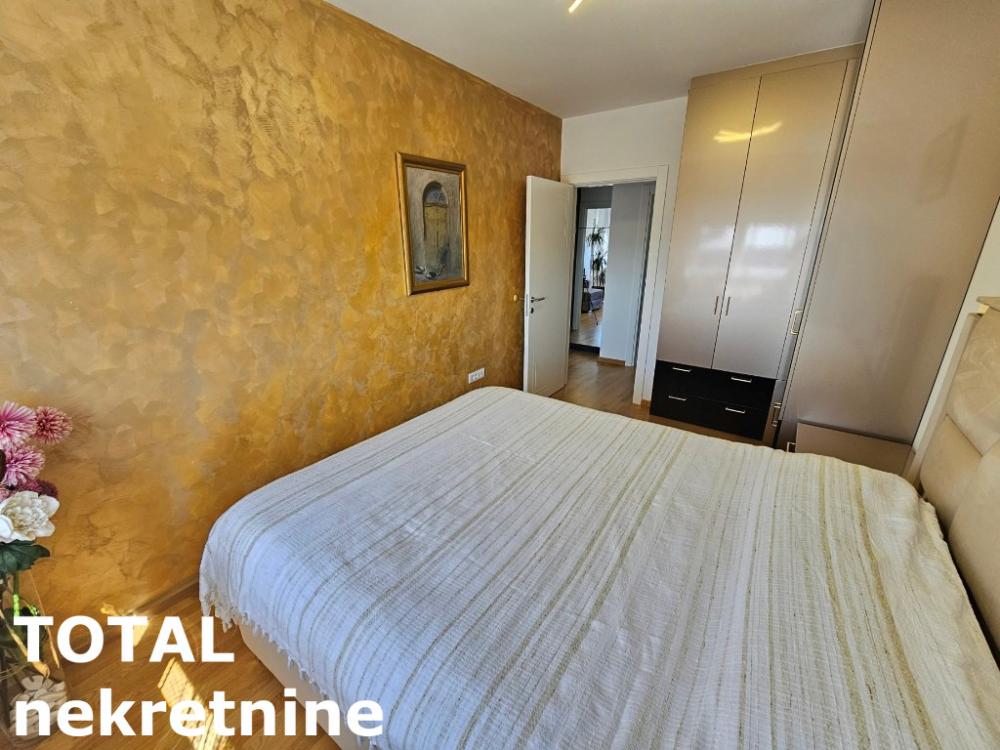Slika 11 - Stan,NOVI SAD,BULEVAR,kv: 75.00, € 298000, ID: 1099543