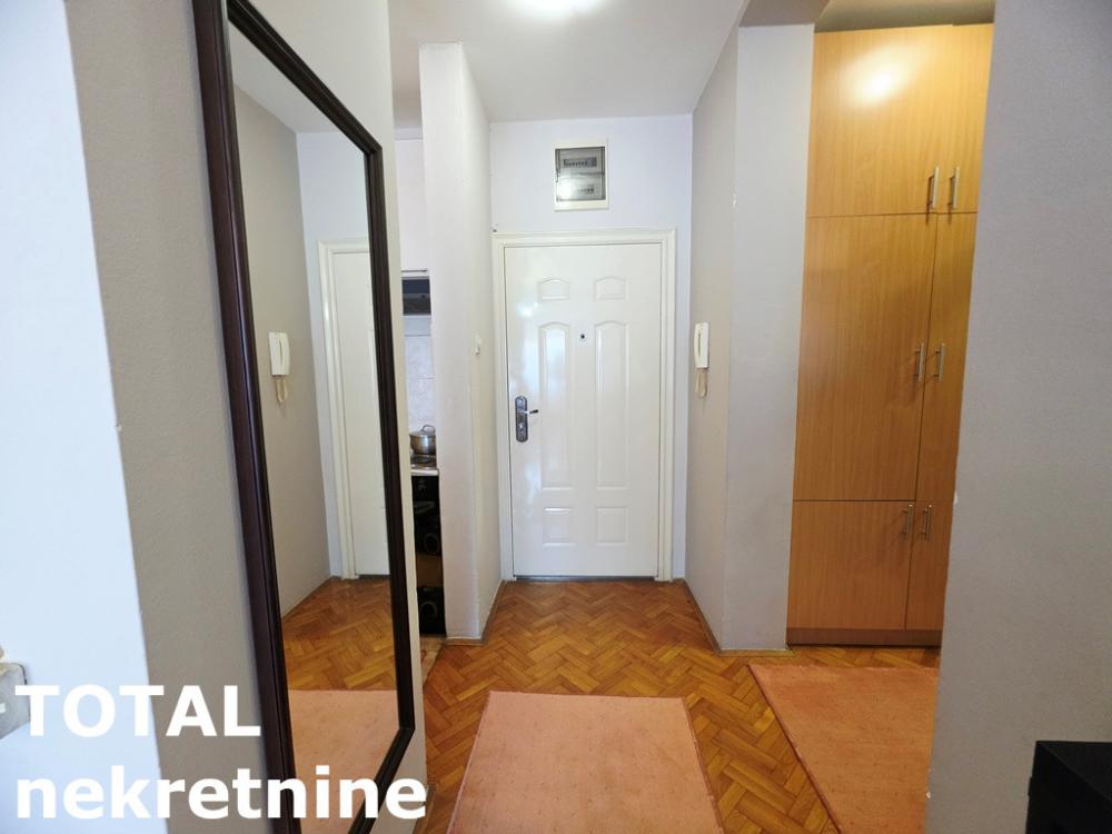 Slika 5 - Stan,NOVI SAD,CENTAR,kv: 38.00, € 135000, ID: 1103124