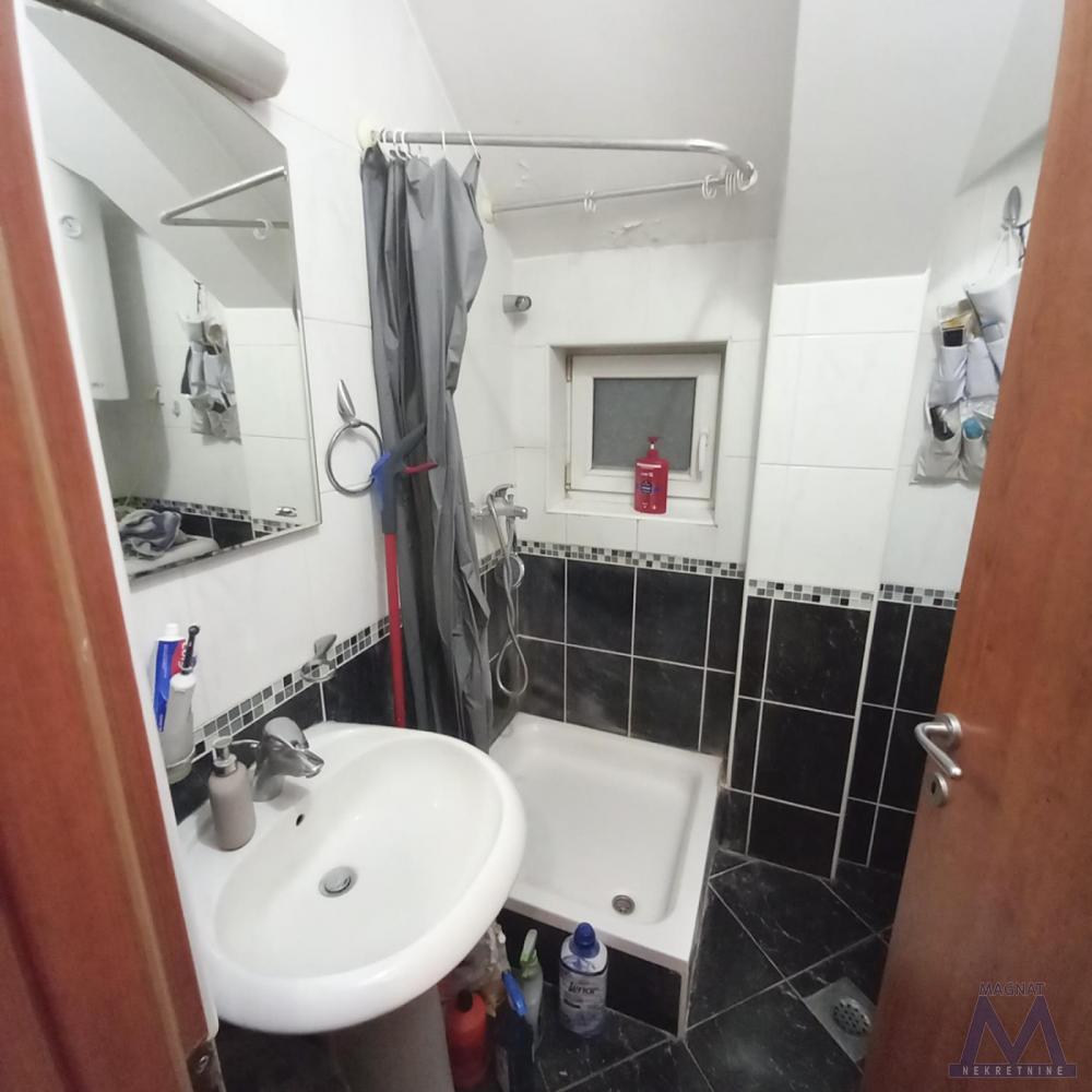 Slika 4 - Stan,NOVI SAD,GRBAVICA,kv: 26, € 88000, ID: 1019449