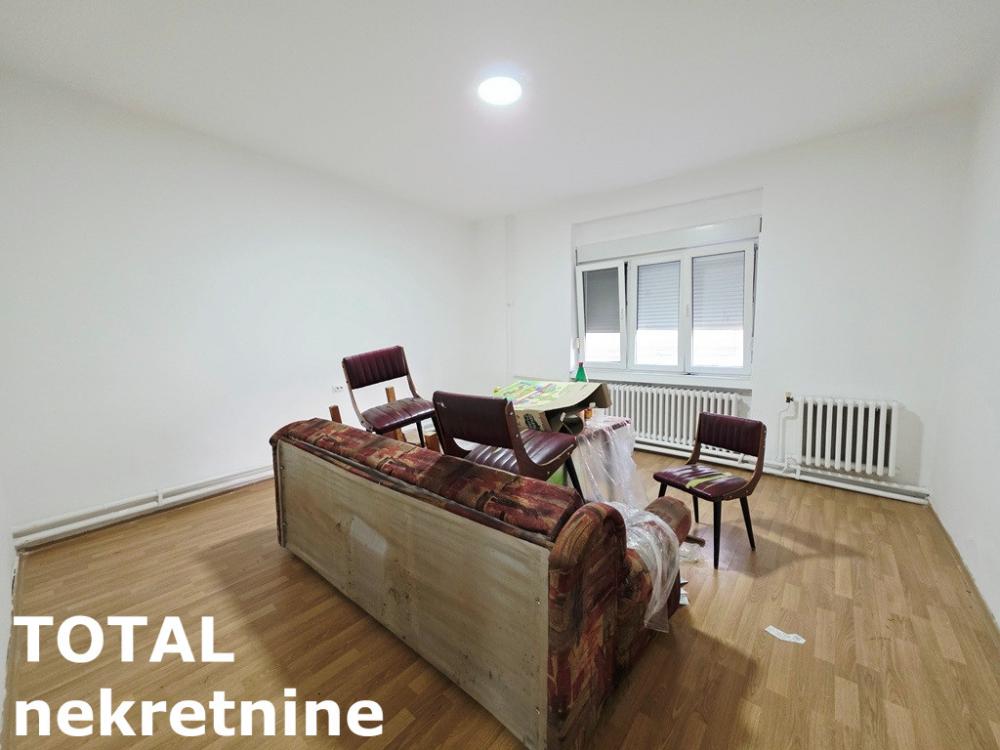 Slika 3 - Stan,NOVI SAD,CENTAR,kv: 54.00, € 126000, ID: 1103176
