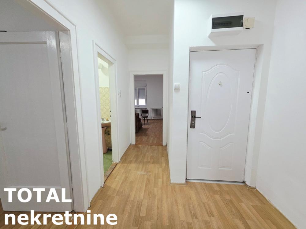 Slika 8 - Stan,NOVI SAD,CENTAR,kv: 54.00, € 126000, ID: 1103176
