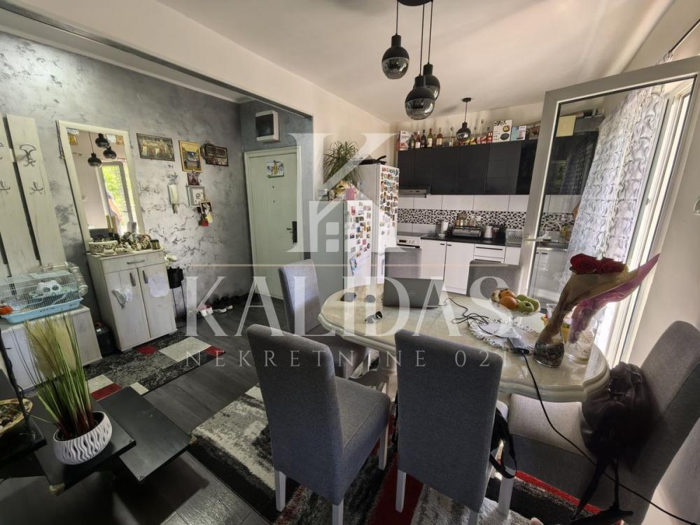 Slika 3 - Stan,NOVI SAD,SATELIT,kv: 77, € 185400, ID: 1009033