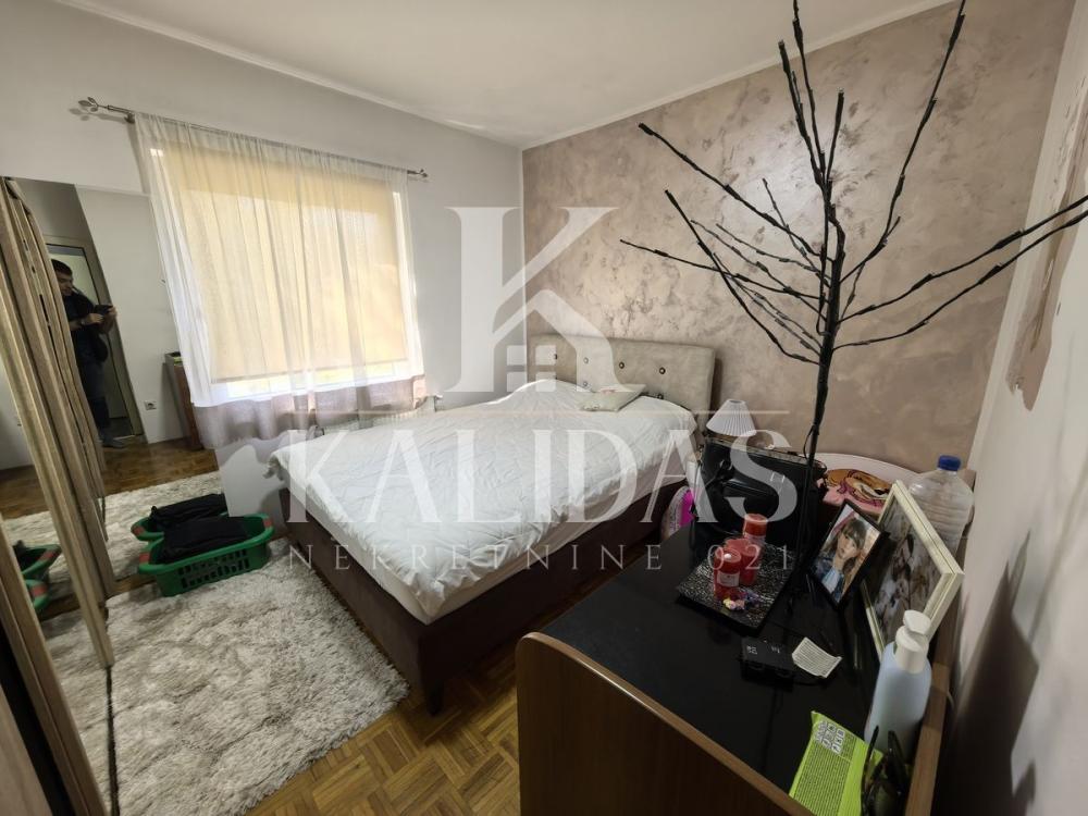 Slika 7 - Stan,NOVI SAD,SATELIT,kv: 77, € 185400, ID: 1009033