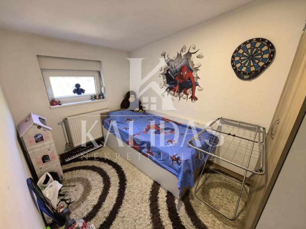 Slika 9 - Stan,NOVI SAD,SATELIT,kv: 77, € 185400, ID: 1009033